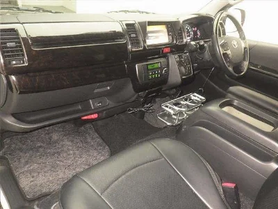 TOYOTA HIACE