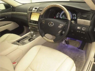 LEXUS LS