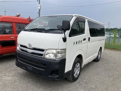 TOYOTA REGIUS ACE