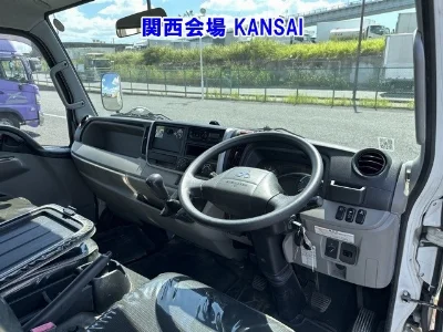 MITSUBISHI CANTER