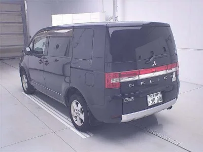 MITSUBISHI DELICA D:5