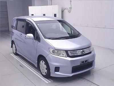 HONDA FREED SPIKE