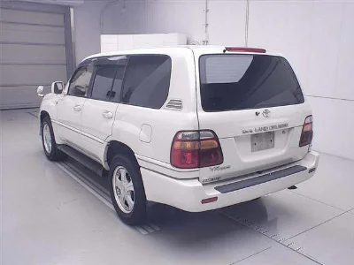 TOYOTA LAND CRUISER 100