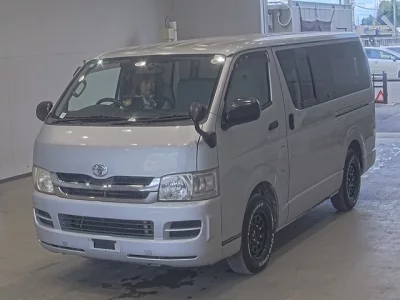 TOYOTA HIACE