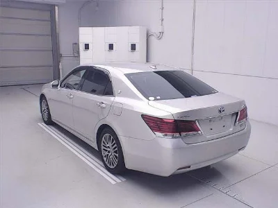 TOYOTA CROWN MAJESTA