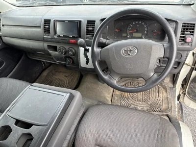 TOYOTA HIACE