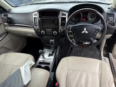 MITSUBISHI PAJERO