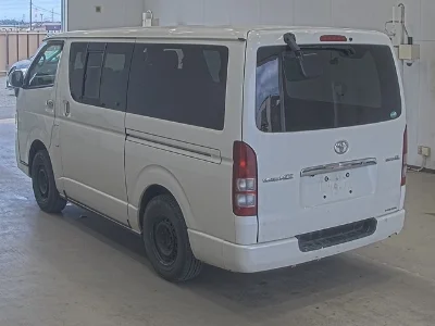 TOYOTA REGIUS ACE