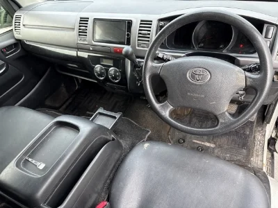 TOYOTA REGIUS ACE