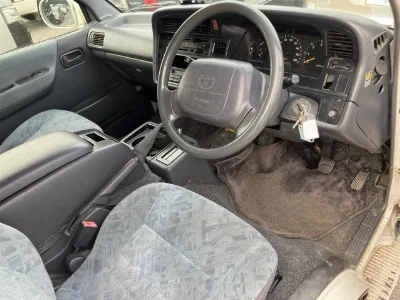 TOYOTA HIACE