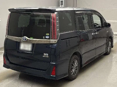 TOYOTA NOAH