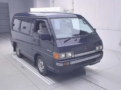 MITSUBISHI DELICA WAGON