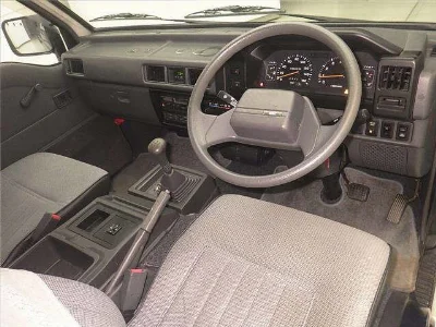 MITSUBISHI DELICA WAGON