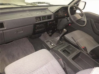 MITSUBISHI DELICA WAGON