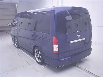 TOYOTA HIACE