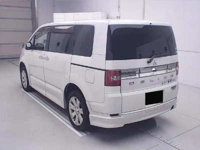 MITSUBISHI DELICA D:5