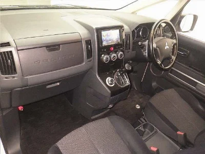 MITSUBISHI DELICA D:5