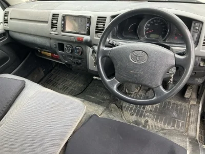 TOYOTA HIACE