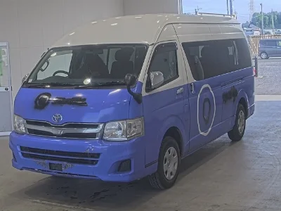 TOYOTA HIACE