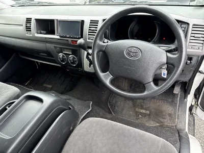 TOYOTA HIACE