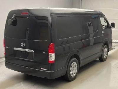 TOYOTA HIACE WAGON