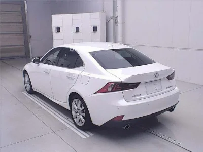 LEXUS IS