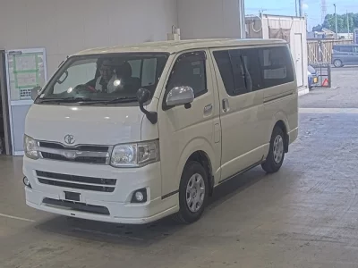 TOYOTA HIACE
