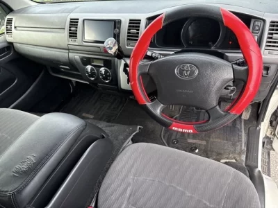 TOYOTA HIACE