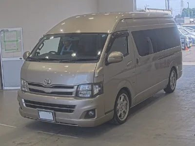 TOYOTA HIACE COMMUTER
