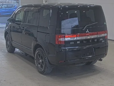 MITSUBISHI DELICA WAGON