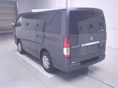 TOYOTA REGIUS ACE