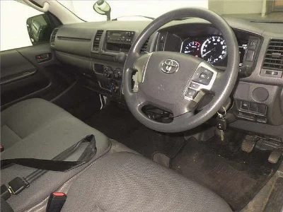 TOYOTA HIACE