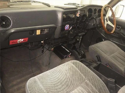 TOYOTA LAND CRUISER