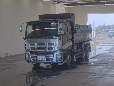 ISUZU GIGA