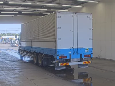 ISUZU GIGA