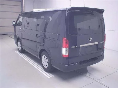 TOYOTA HIACE