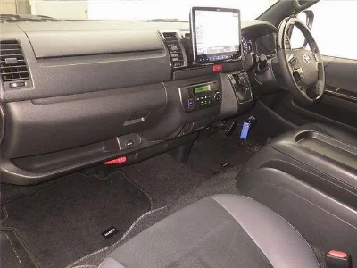 TOYOTA HIACE