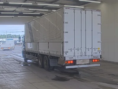 ISUZU GIGA