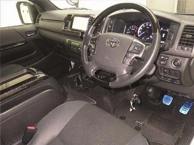 TOYOTA HIACE