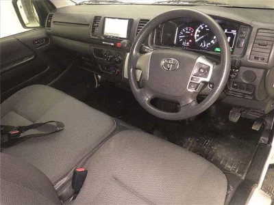 TOYOTA HIACE