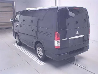 TOYOTA HIACE