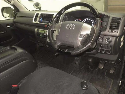 TOYOTA HIACE