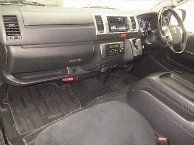 TOYOTA HIACE