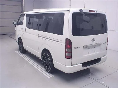 TOYOTA HIACE