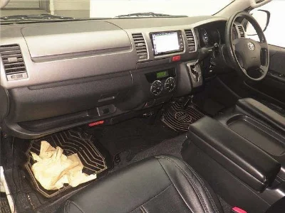 TOYOTA HIACE