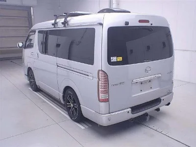 TOYOTA REGIUS ACE
