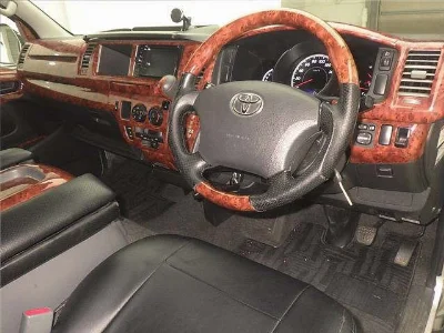 TOYOTA REGIUS ACE