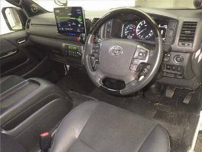 TOYOTA HIACE