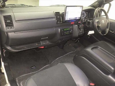 TOYOTA HIACE