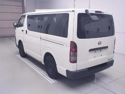 TOYOTA HIACE
